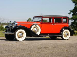 Stutz DV32 Sedan by LeBaron 1933 года